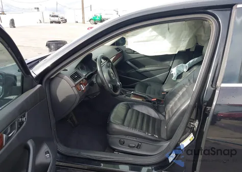 2012 Volkswagen Passat 2.5L Sel Premium from USA, damaged, VIN 1VWCP7A33CC026392